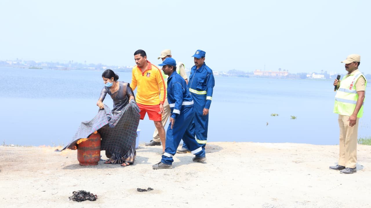  అద్భుతం గా NDRF, మెడికల్, ఫైర్ మాక్ డ్రిల్ 